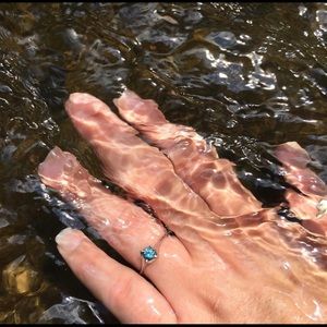 Blue Diamond & 14k White Gold Ring Size 7